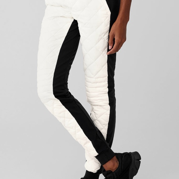 Alo Yoga Quilted Joggers XS • Black & White • Winter Warm Panel Sweatpants - Picture 4 of 9